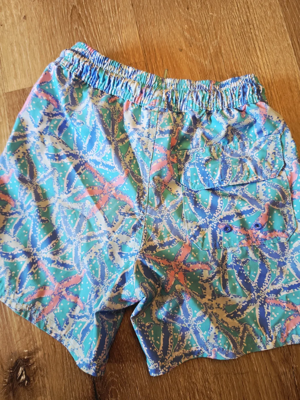 Vineyard Vines colorful starfish